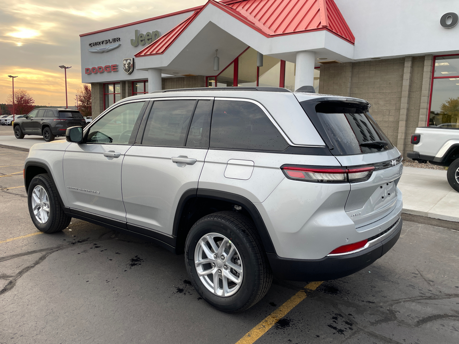 2025 Jeep Grand Cherokee Laredo X 5