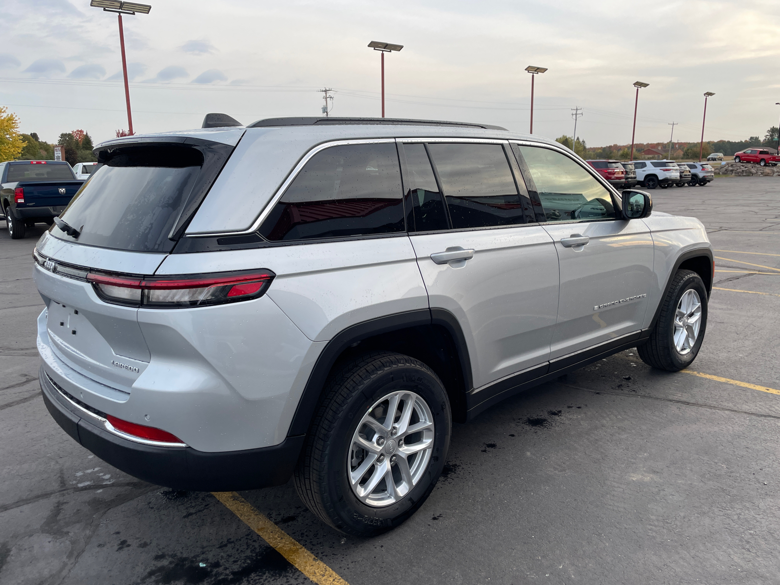 2025 Jeep Grand Cherokee Laredo X 8