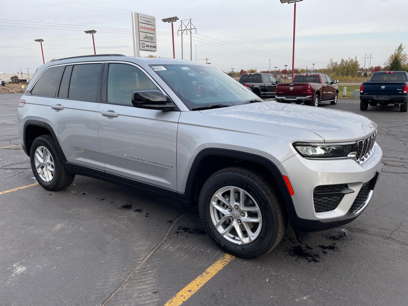 2025 Jeep Grand Cherokee Laredo X 10