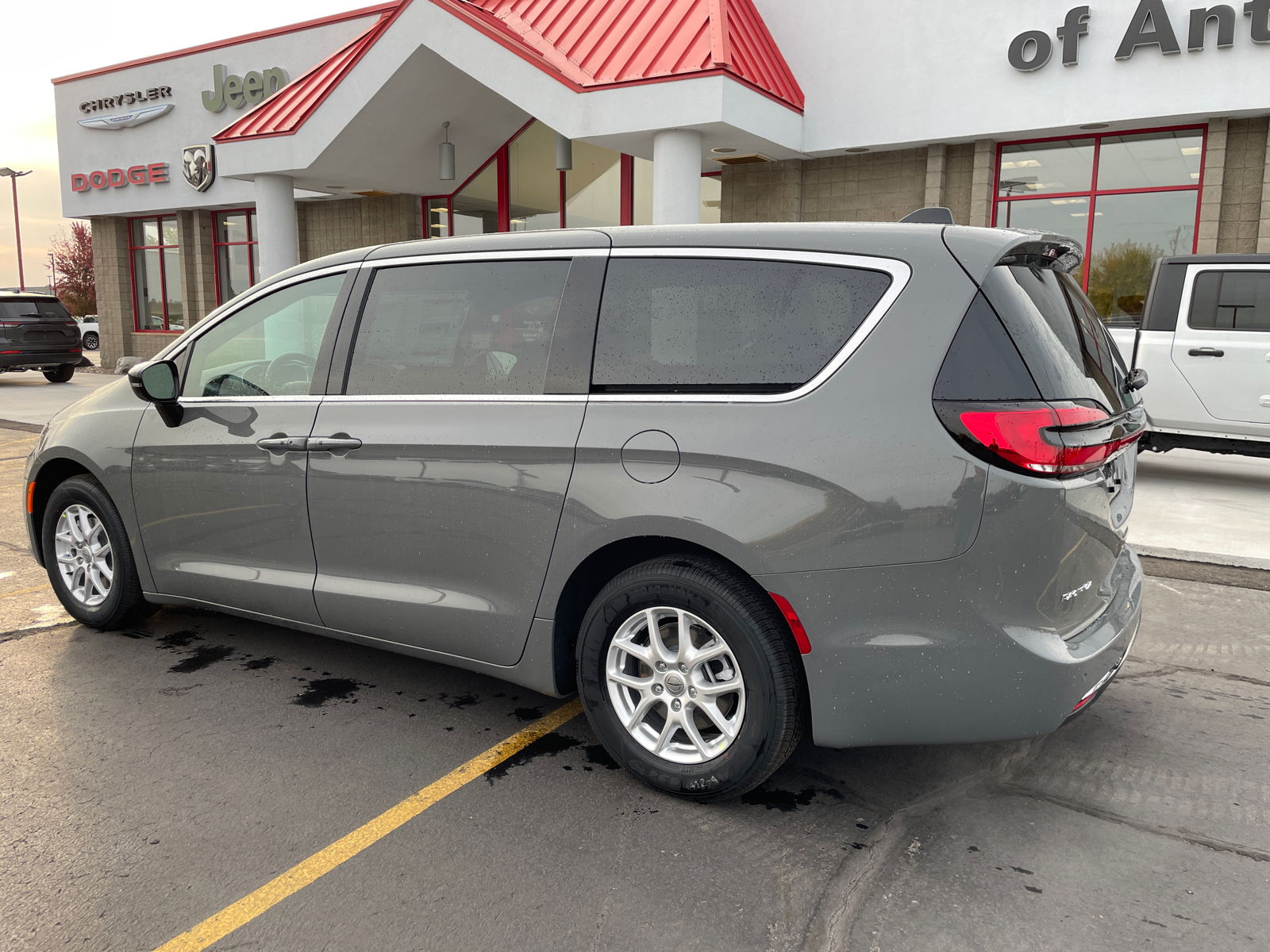 2025 Chrysler Pacifica Select FWD 5