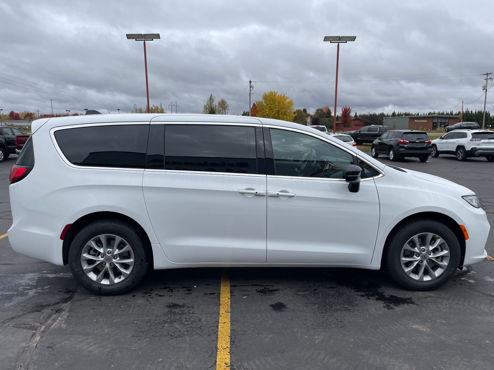 2025 Chrysler Pacifica Select AWD 9