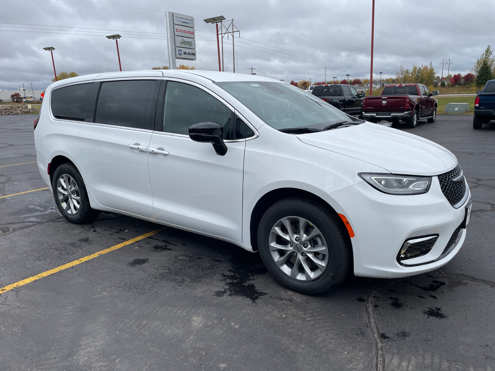 2025 Chrysler Pacifica Select AWD 10