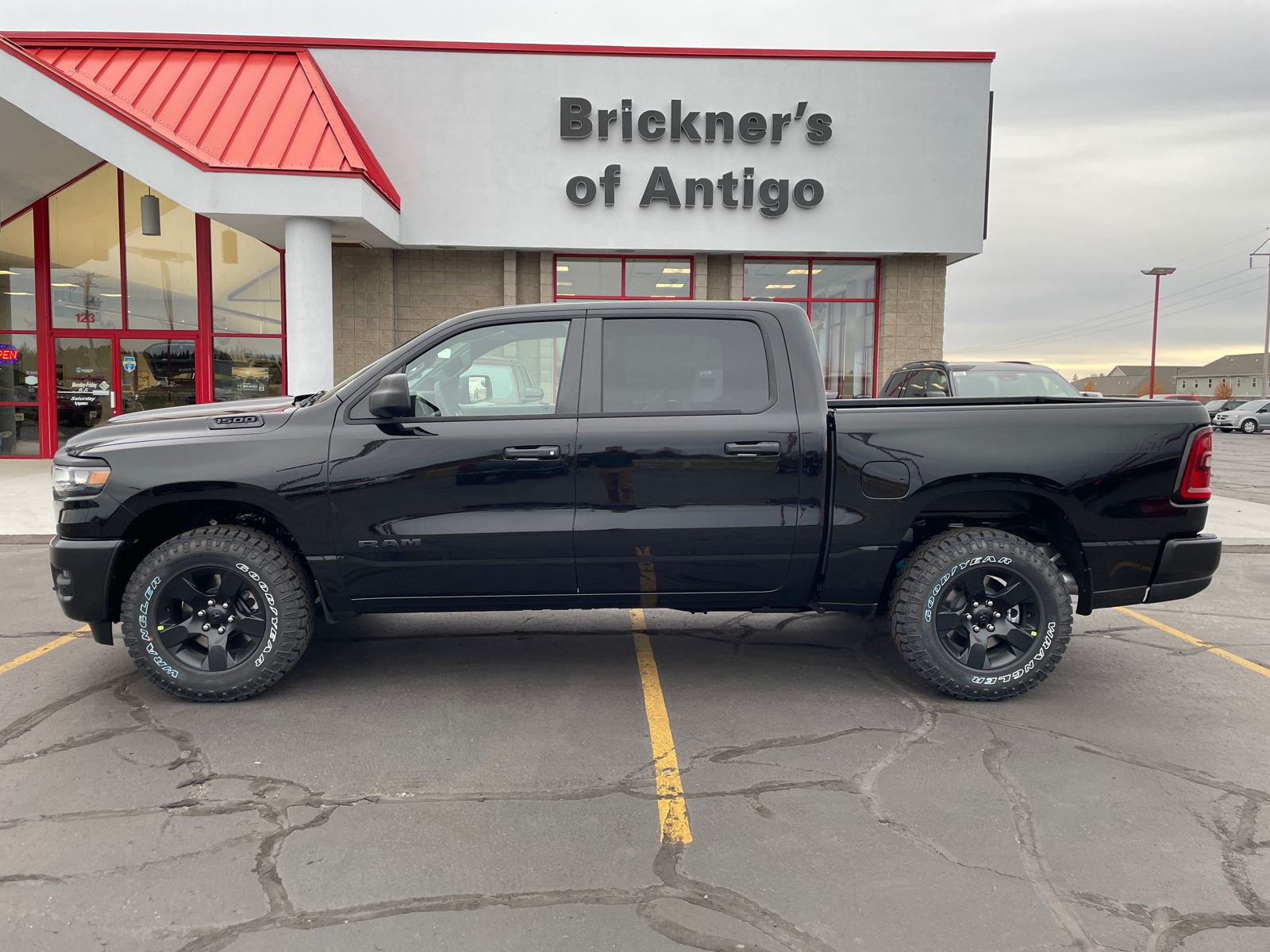 2025 Ram 1500 Warlock Crew 4x4 4