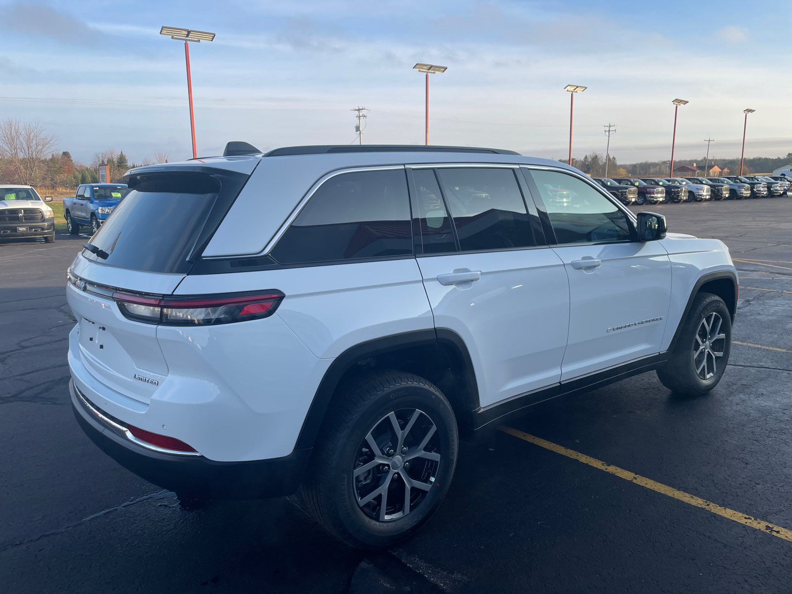 2025 Jeep Grand Cherokee Limited 4x4 8