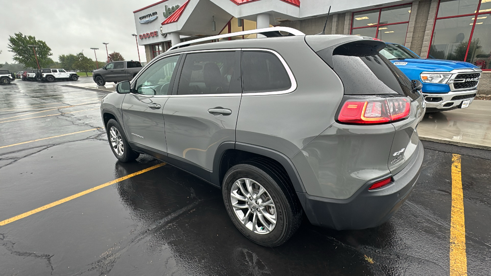 2021 Jeep Cherokee Latitude Plus 7