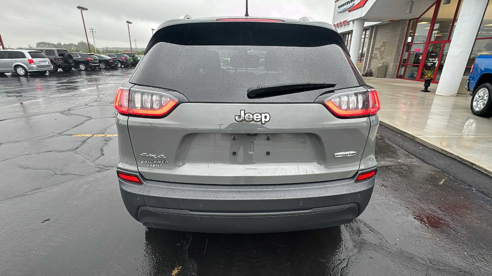 2021 Jeep Cherokee Latitude Plus 8