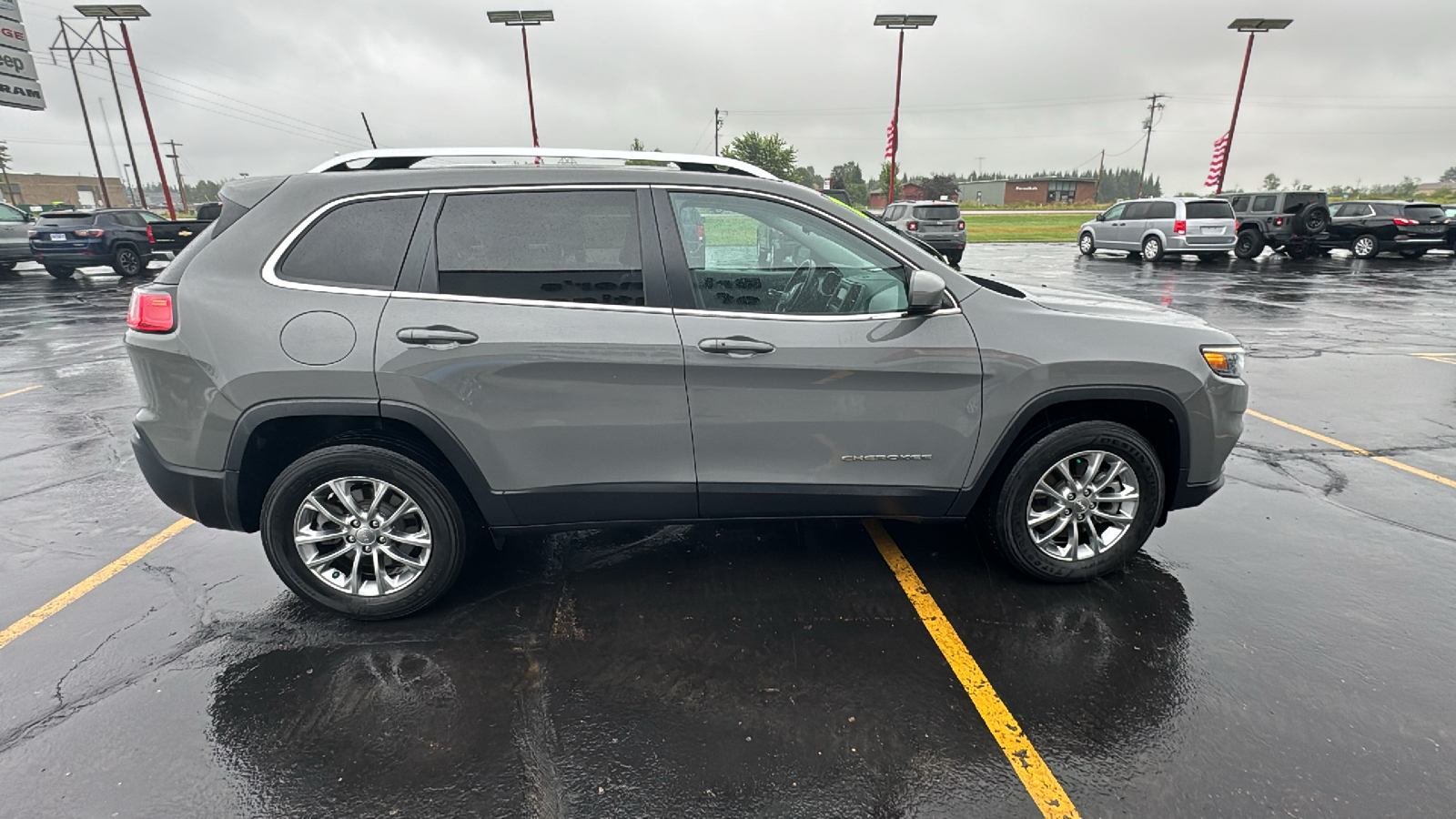 2021 Jeep Cherokee Latitude Plus 11