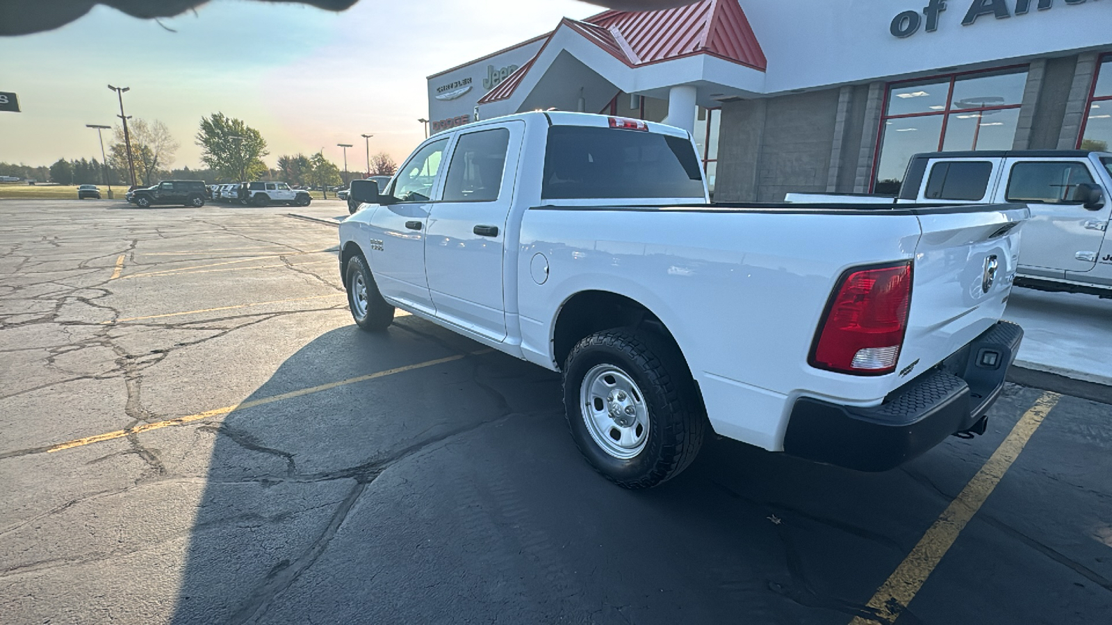 2016 Ram 1500 Tradesman Crew 4x4 V6 5