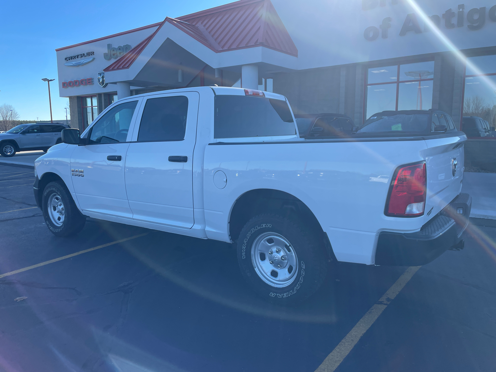 2017 Ram 1500 Tradesman Crew 4x4 V6 5