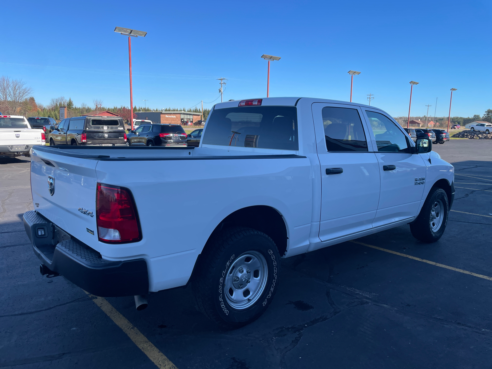 2017 Ram 1500 Tradesman Crew 4x4 V6 7