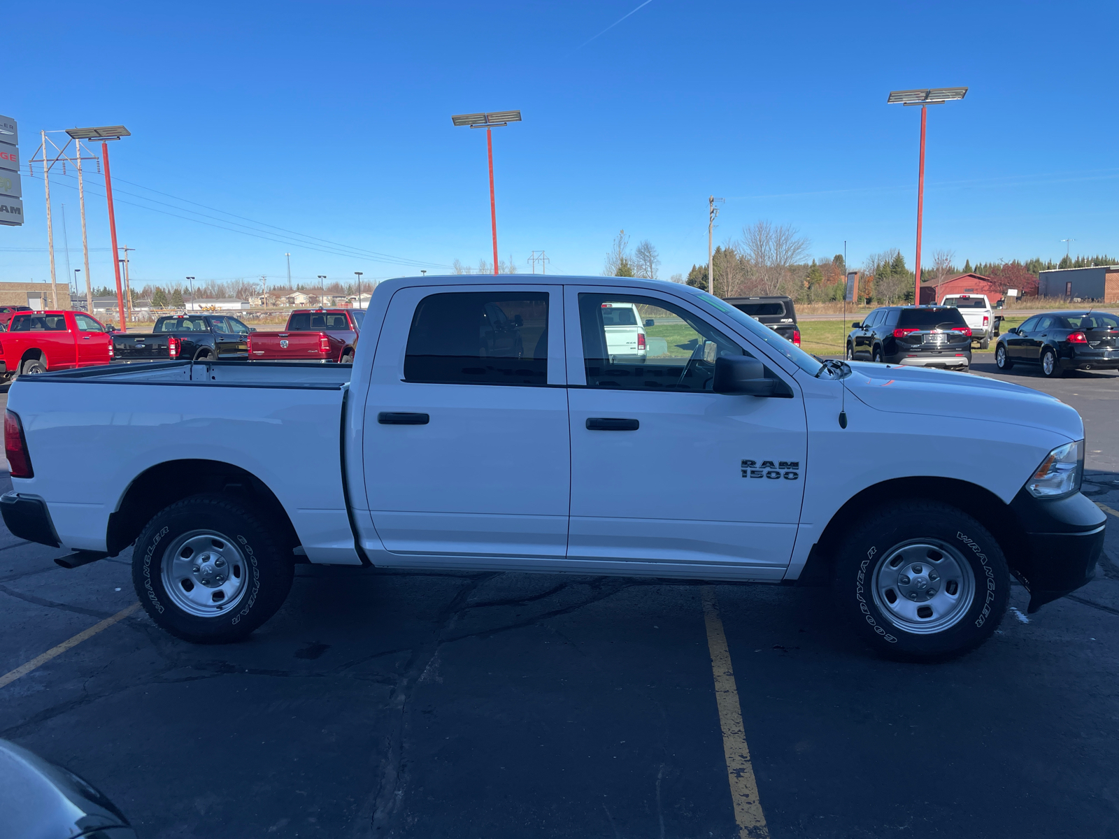 2017 Ram 1500 Tradesman Crew 4x4 V6 8