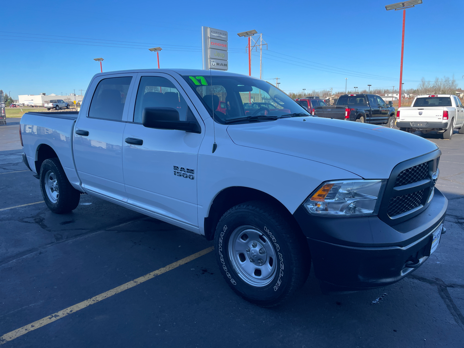 2017 Ram 1500 Tradesman Crew 4x4 V6 9