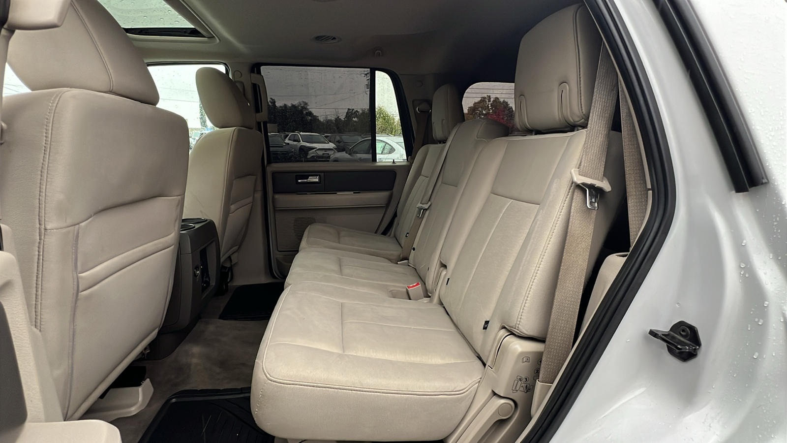 2014 Ford Expedition  16