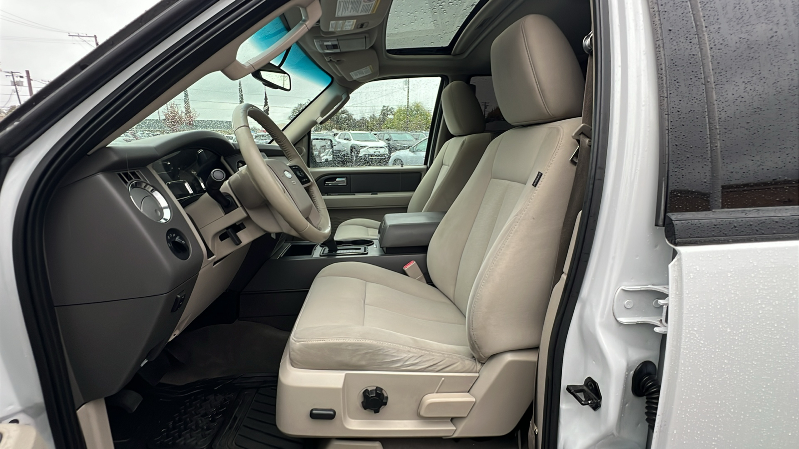 2014 Ford Expedition  32