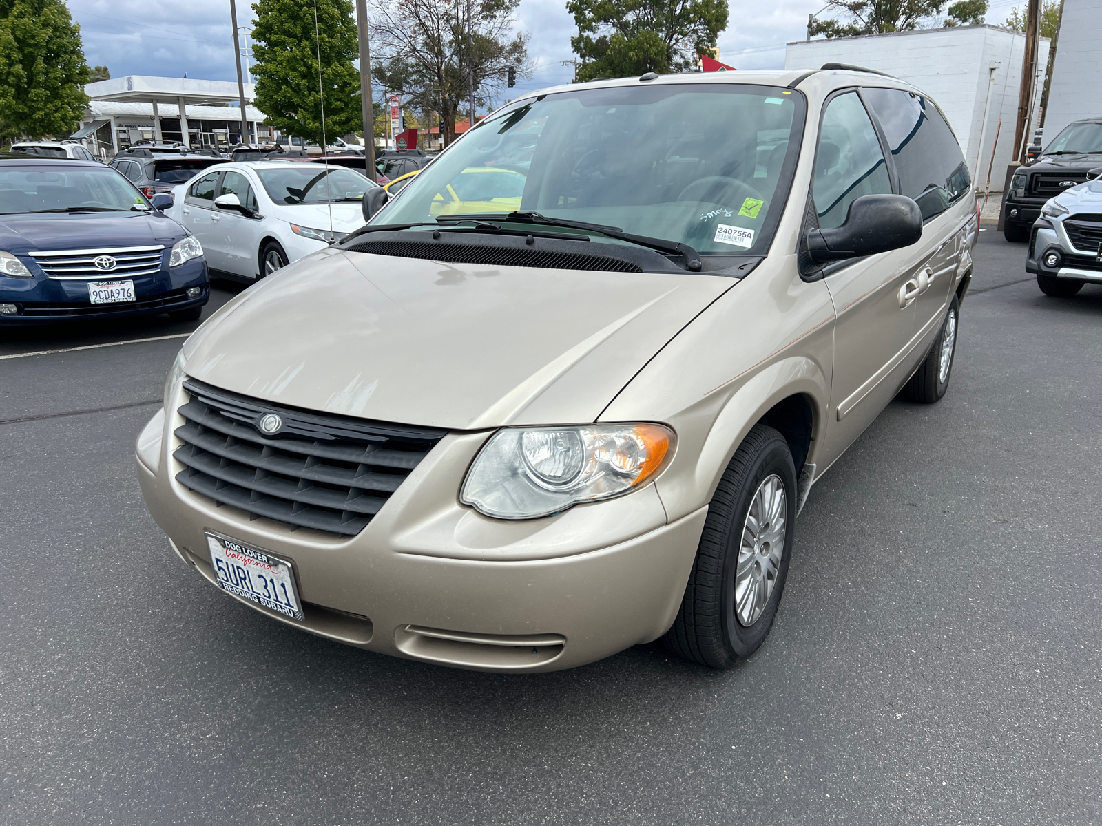 2006 Chrysler Town & Country LX 1