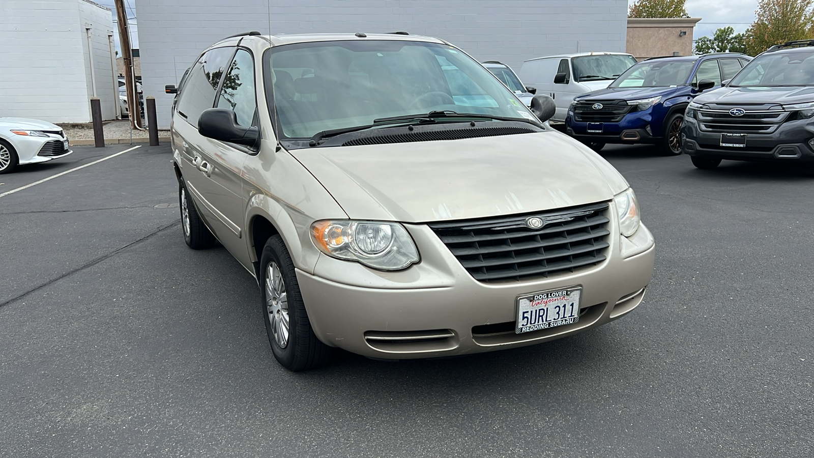 2006 Chrysler Town & Country LX 2