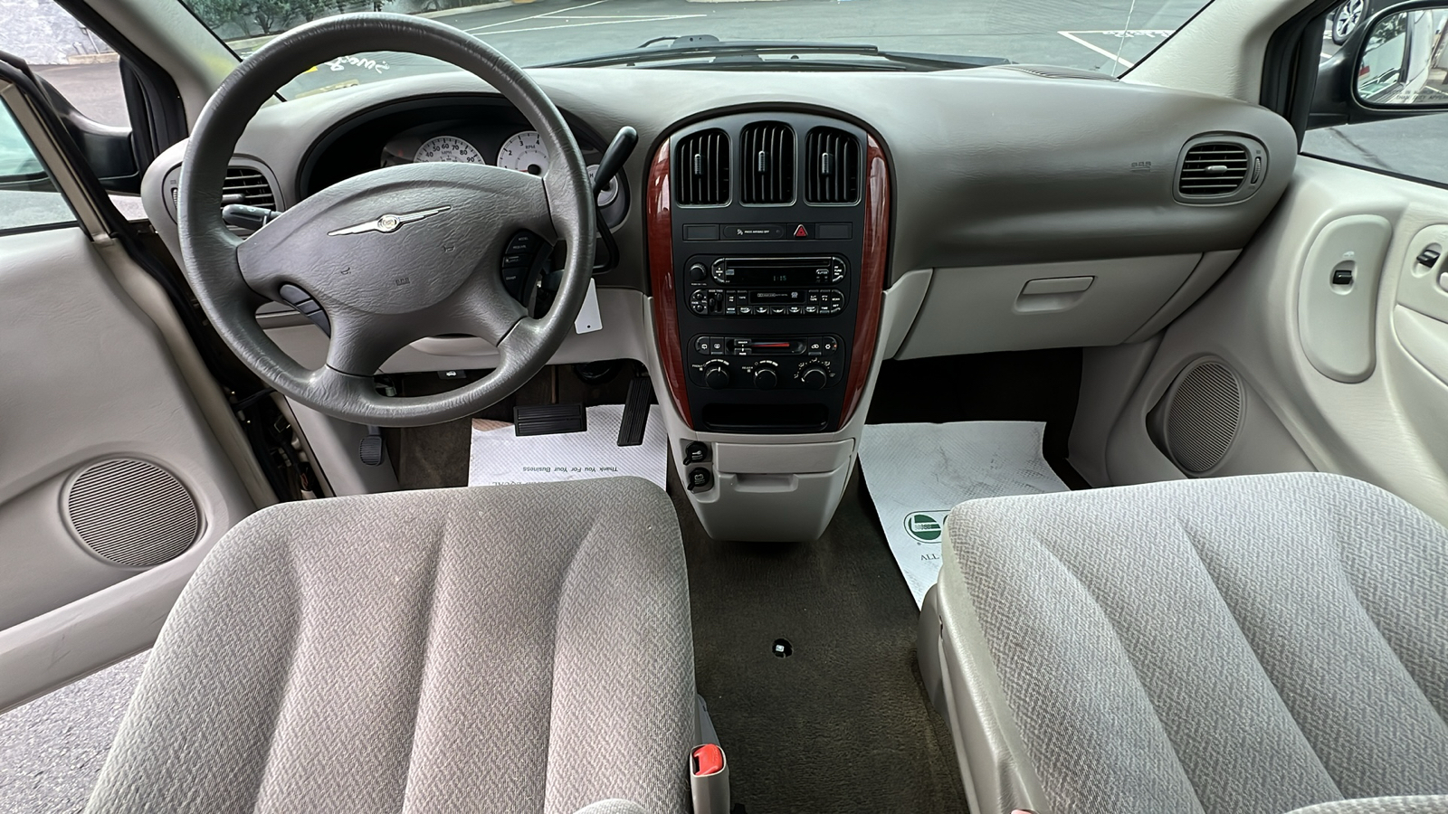 2006 Chrysler Town & Country LX 14