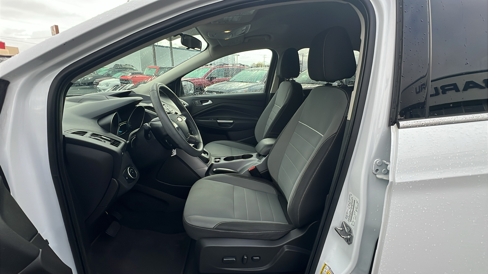 2015 Ford Escape SE 32