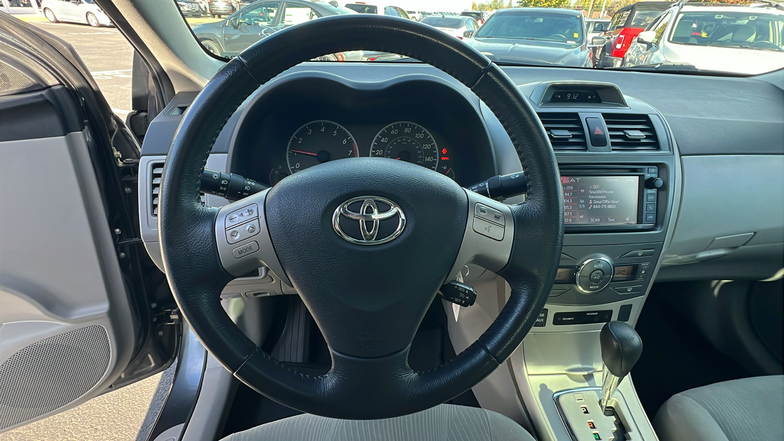 2013 Toyota Corolla LE 27