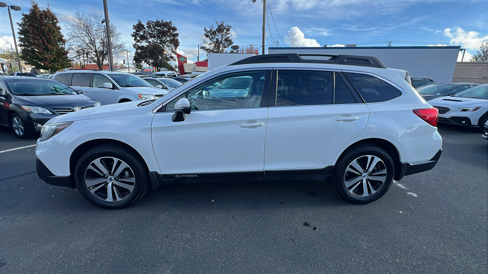 2019 Subaru Outback 2.5i 8