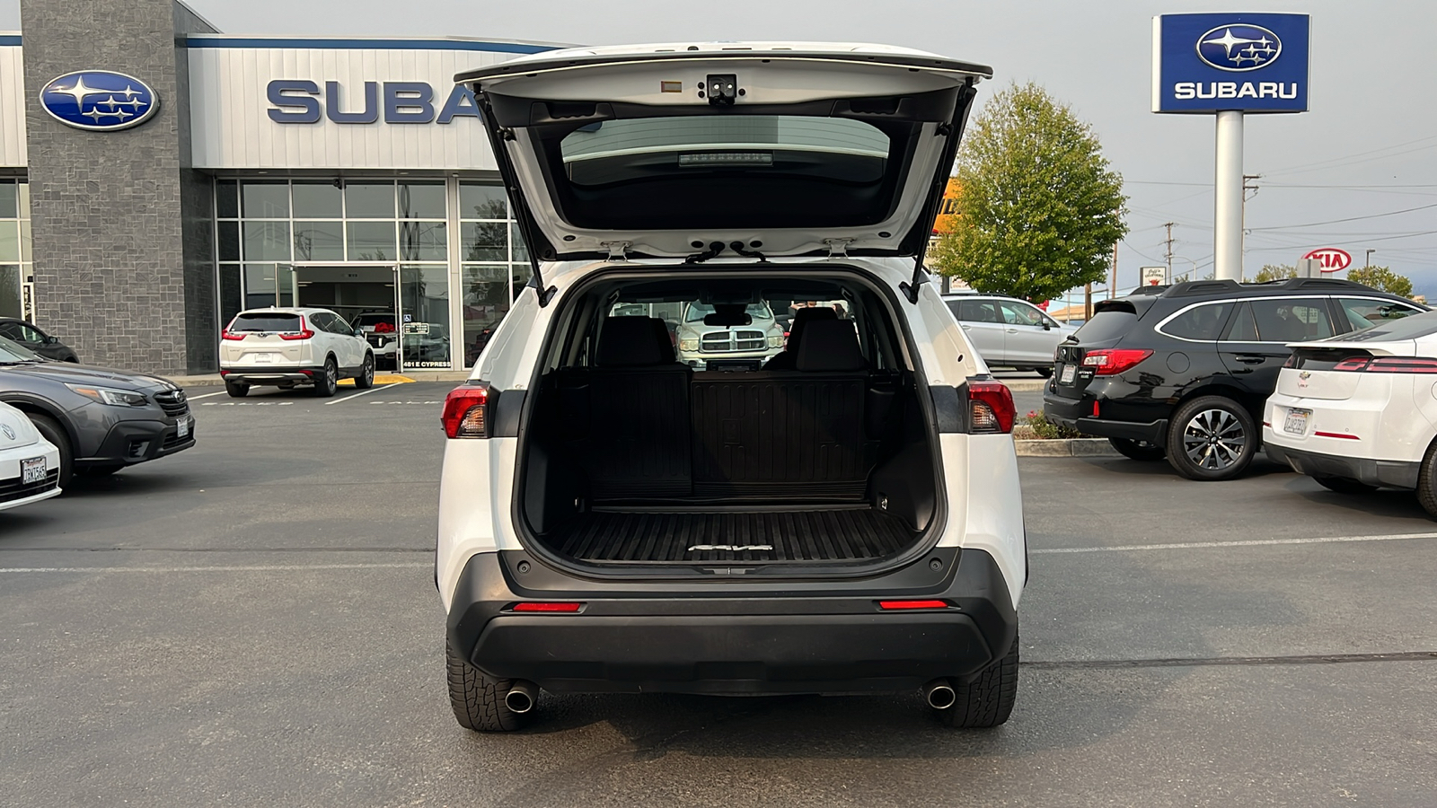 2020 Toyota RAV4 LE 6