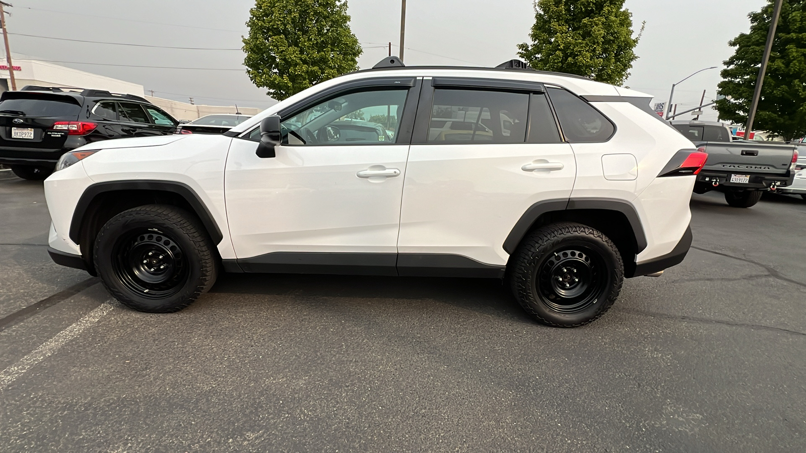 2020 Toyota RAV4 LE 8