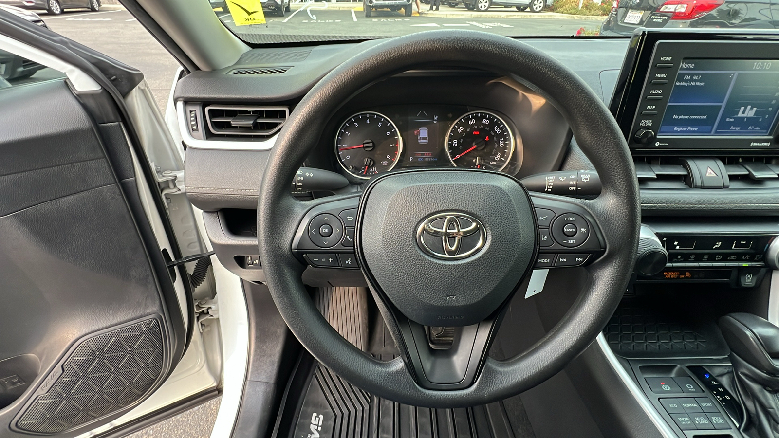 2020 Toyota RAV4 LE 27