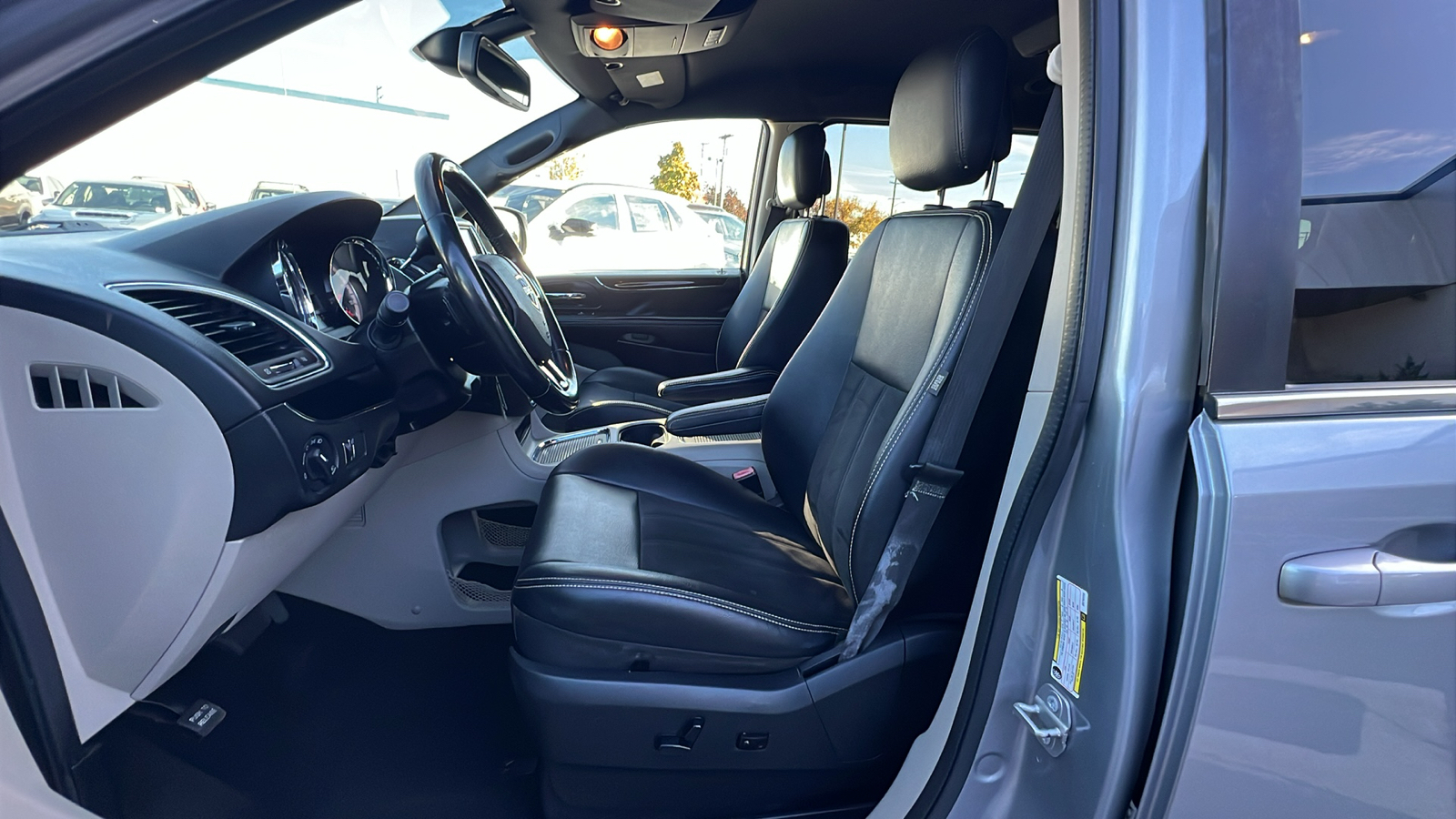 2019 Dodge Grand Caravan SXT 30