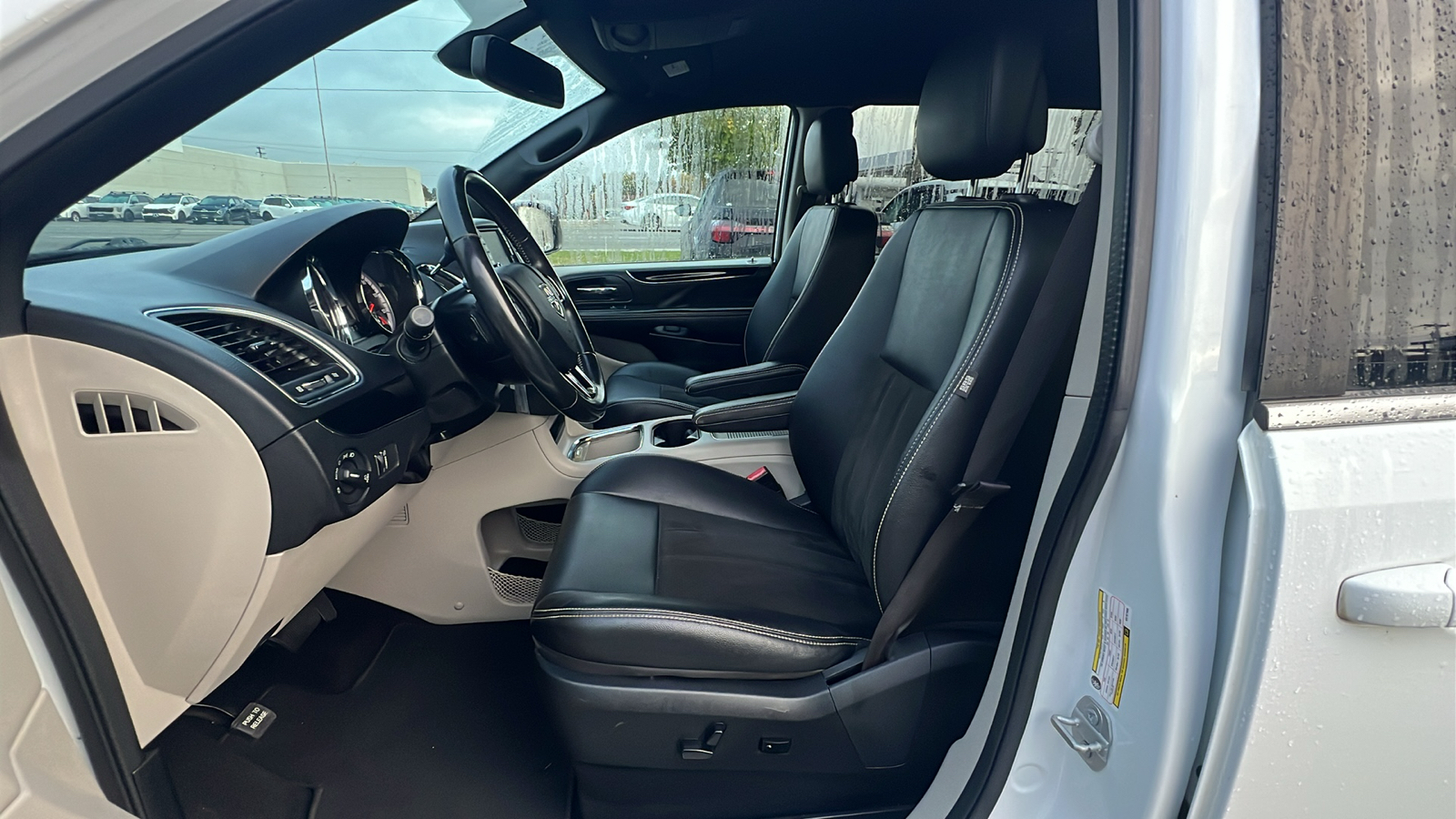 2019 Dodge Grand Caravan SXT 30