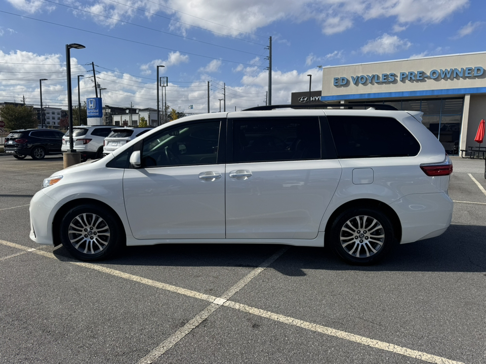 2019 Toyota Sienna XLE 4