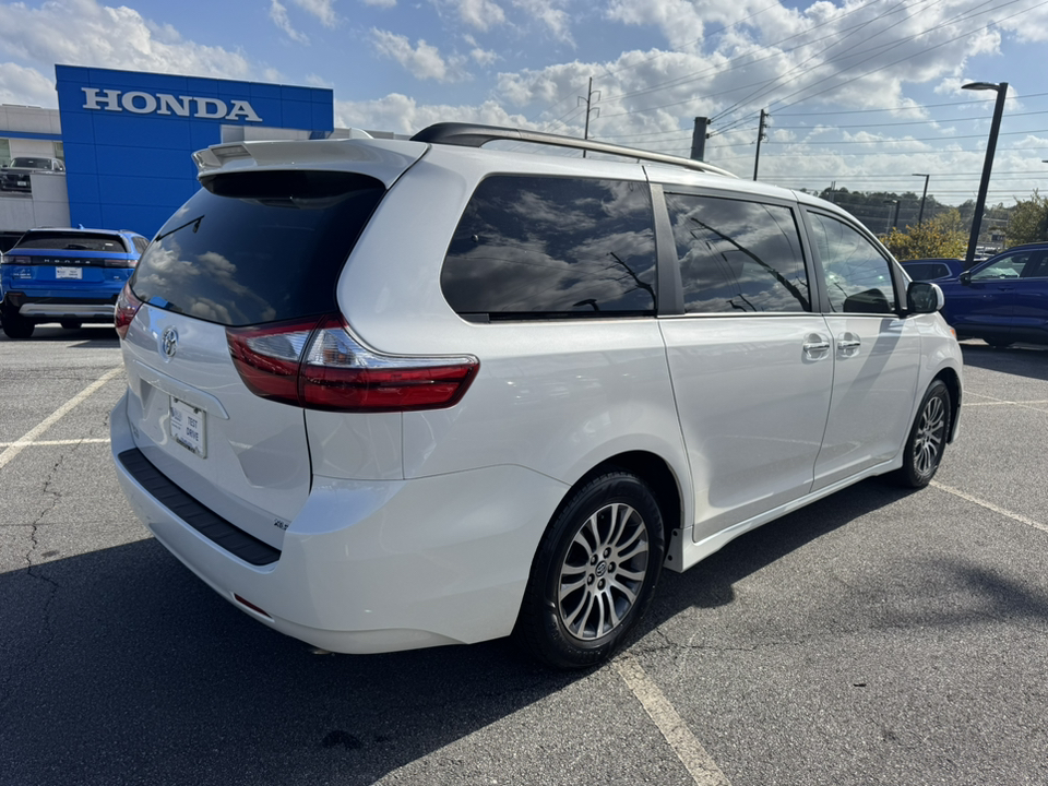 2019 Toyota Sienna XLE 7