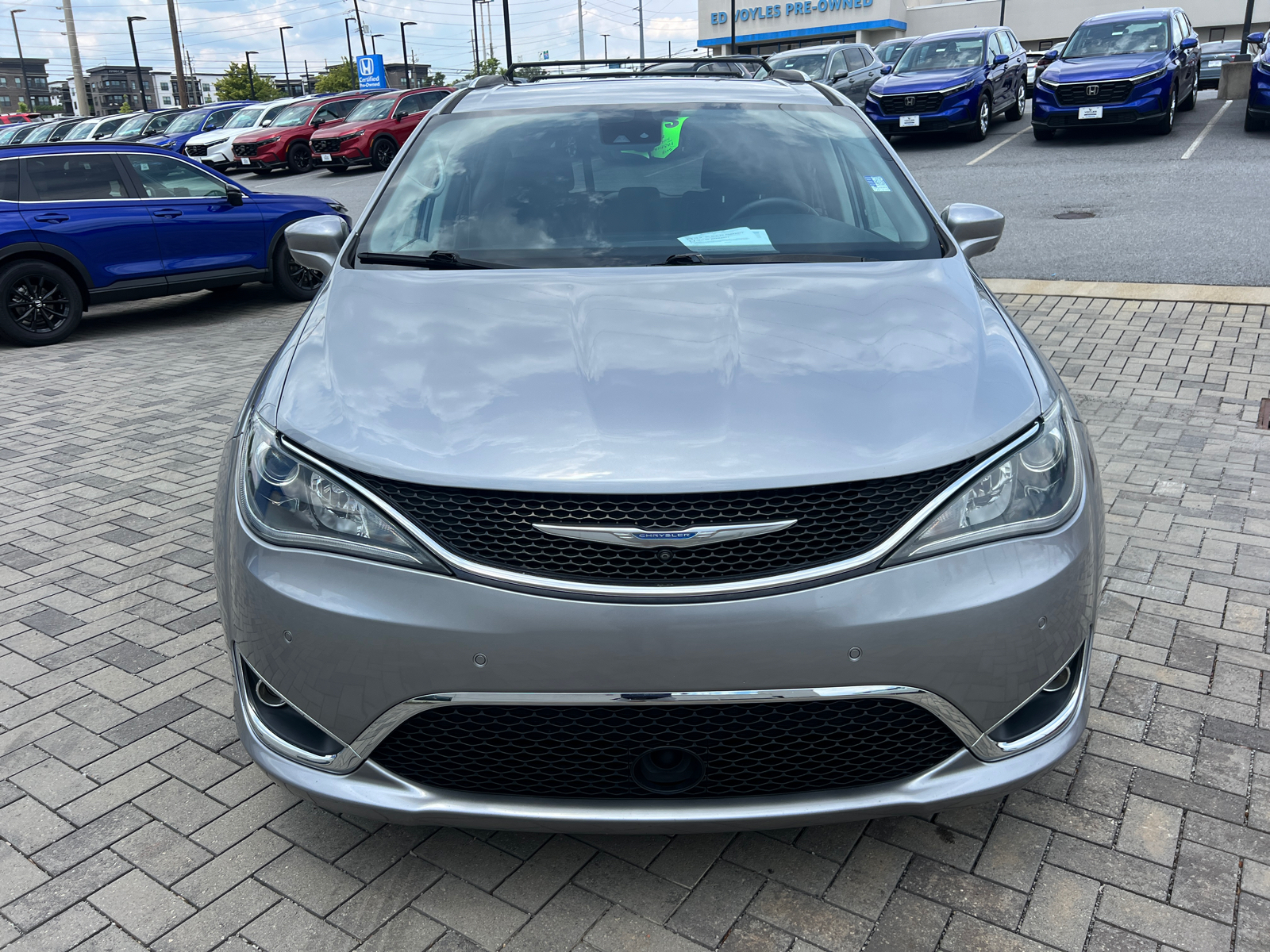 2018 Chrysler Pacifica Touring L 2