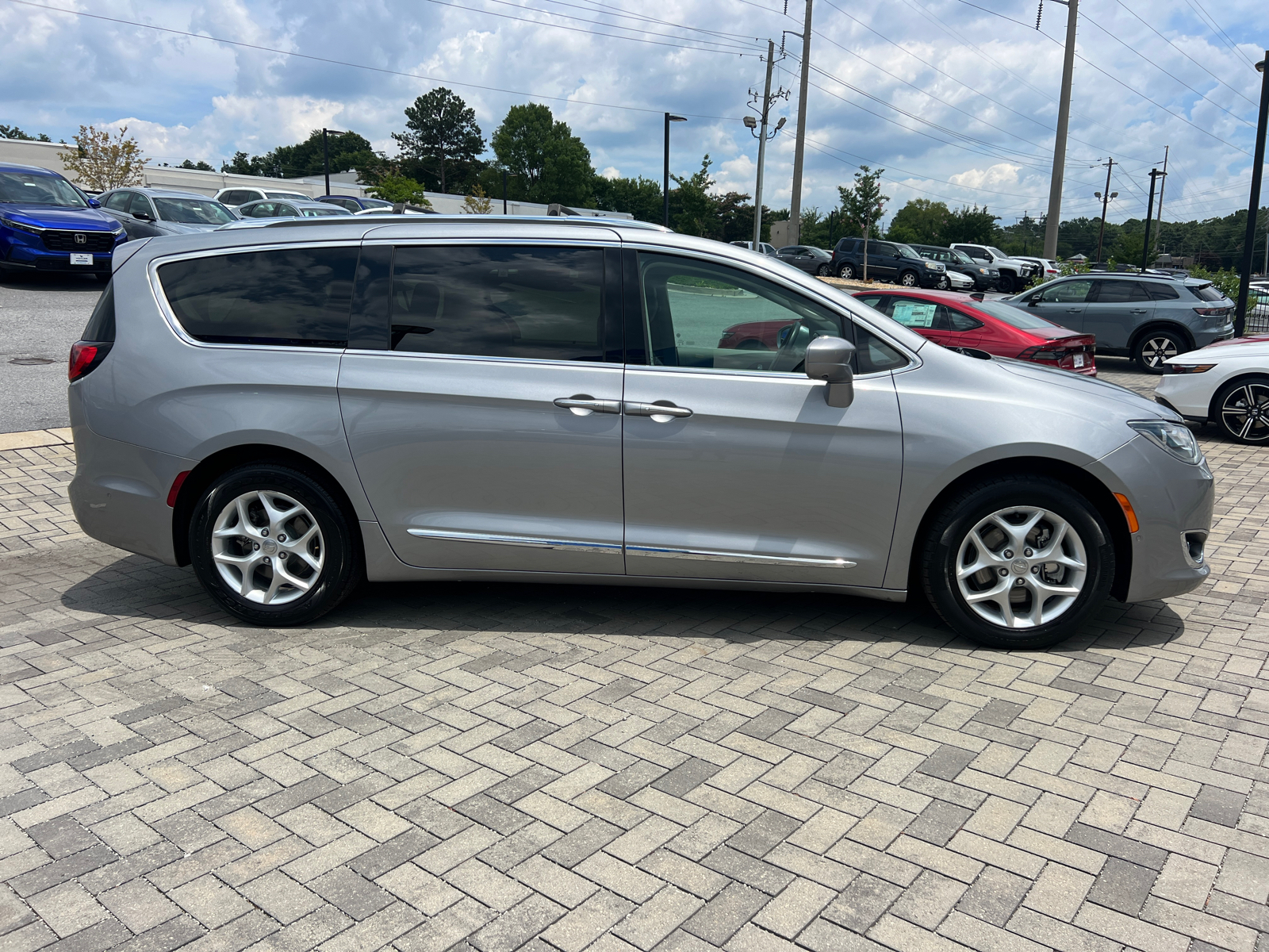 2018 Chrysler Pacifica Touring L 8