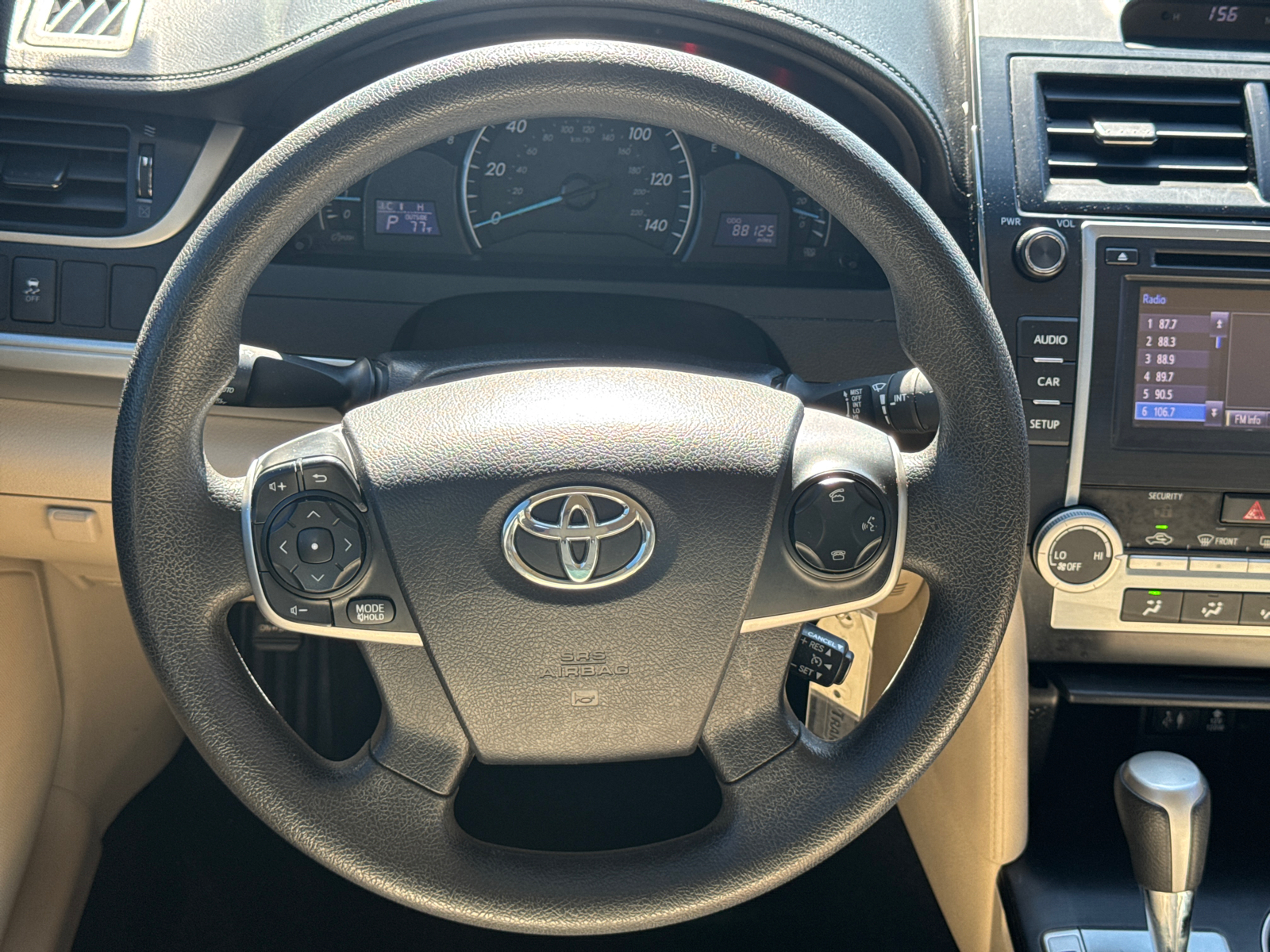 2014 Toyota Camry LE 16