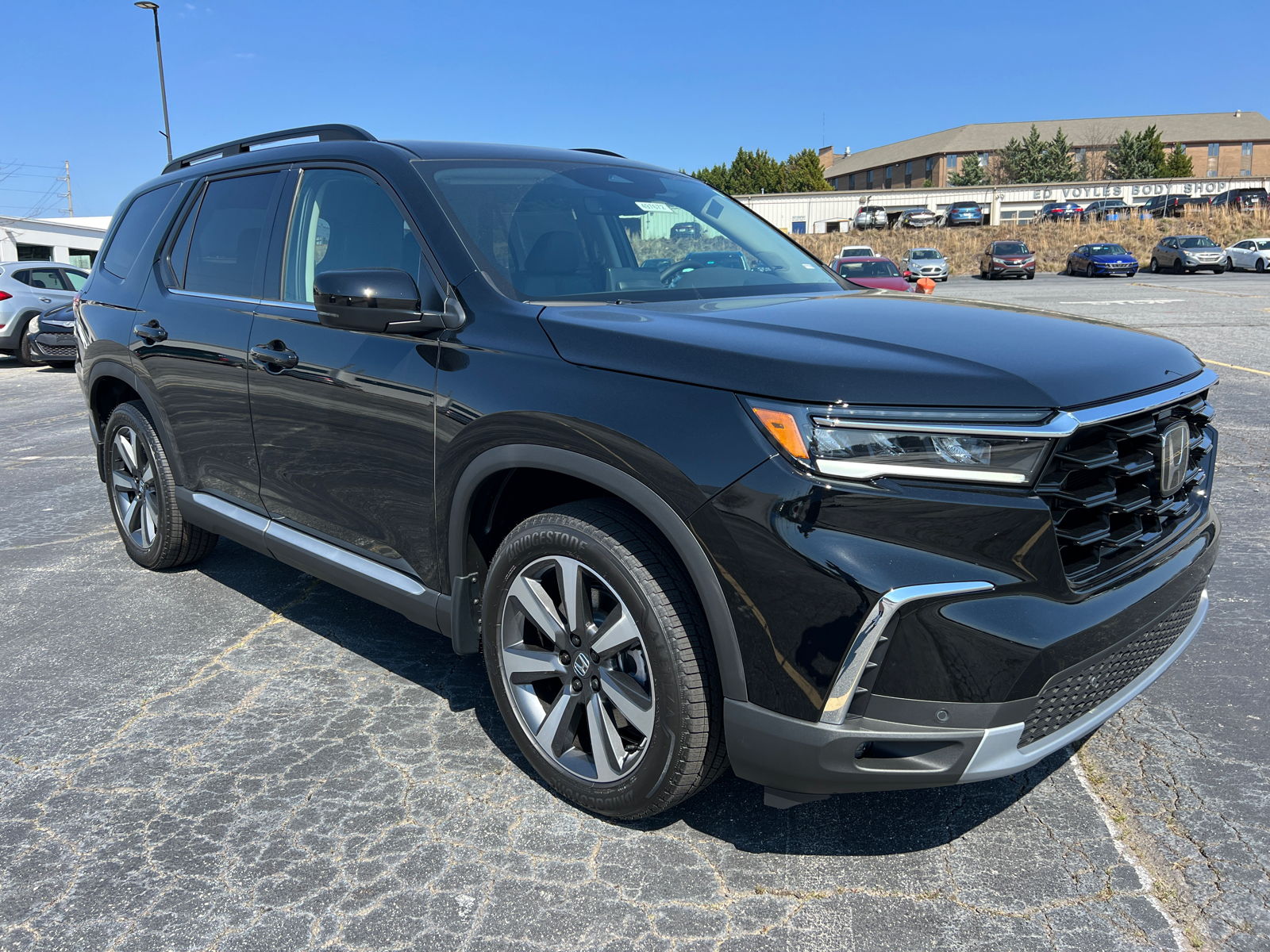 2025 Honda Pilot Touring 1