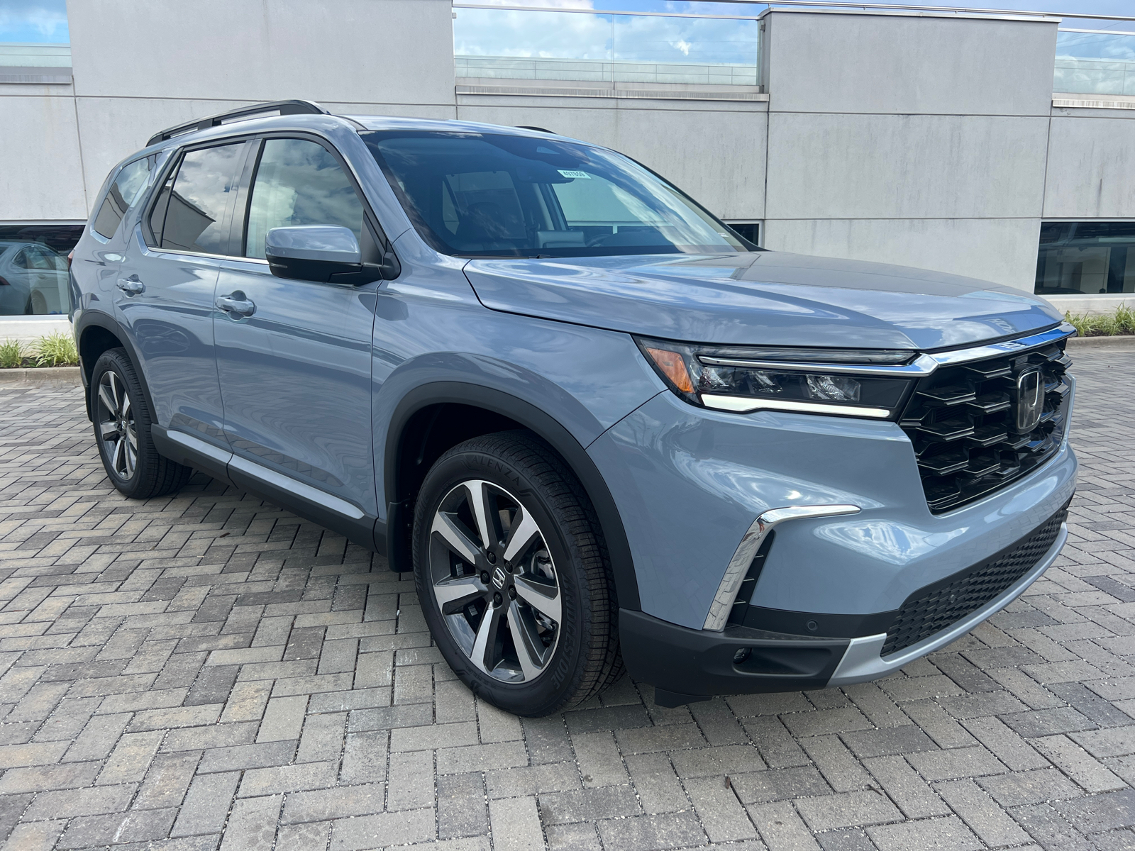 2025 Honda Pilot Touring 1