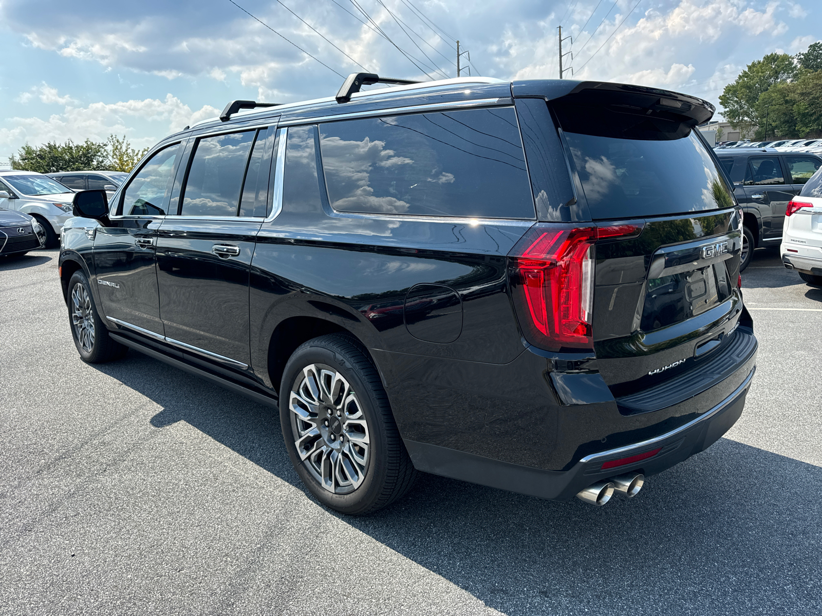 2023 GMC Yukon XL Denali Ultimate 5