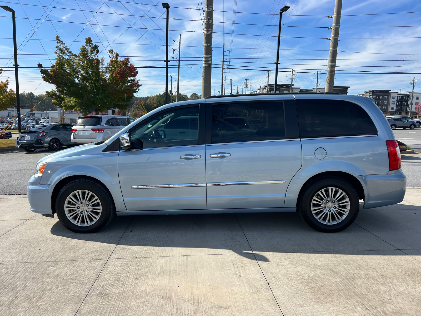 2016 Chrysler Town & Country Touring-L Anniversary Edition 4