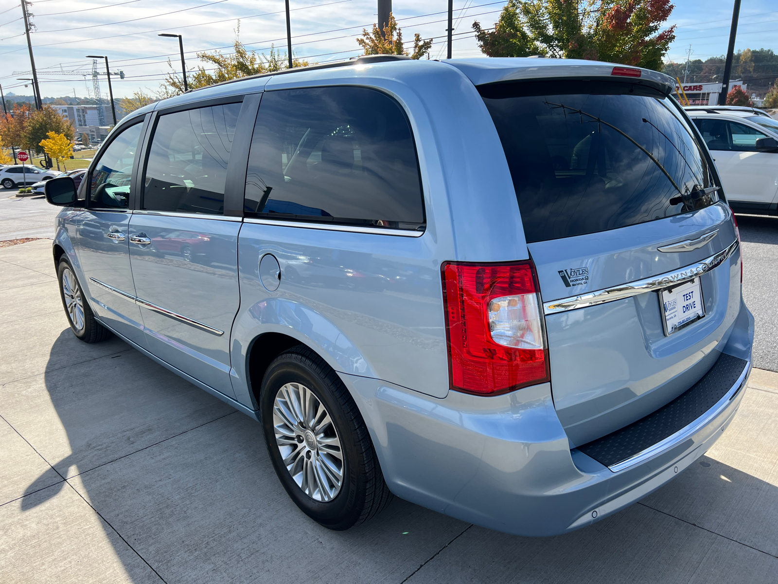 2016 Chrysler Town & Country Touring-L Anniversary Edition 5