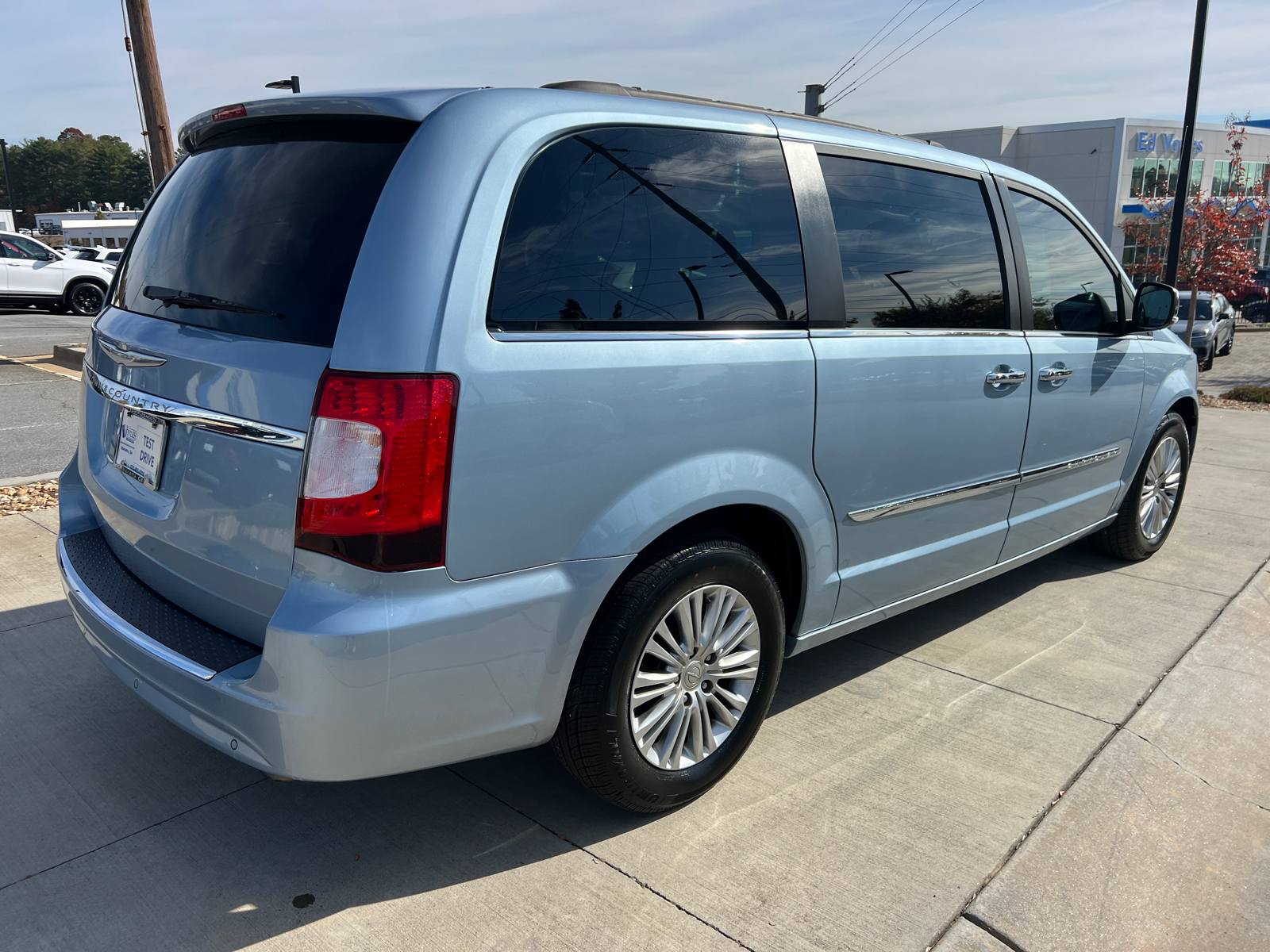 2016 Chrysler Town & Country Touring-L Anniversary Edition 7