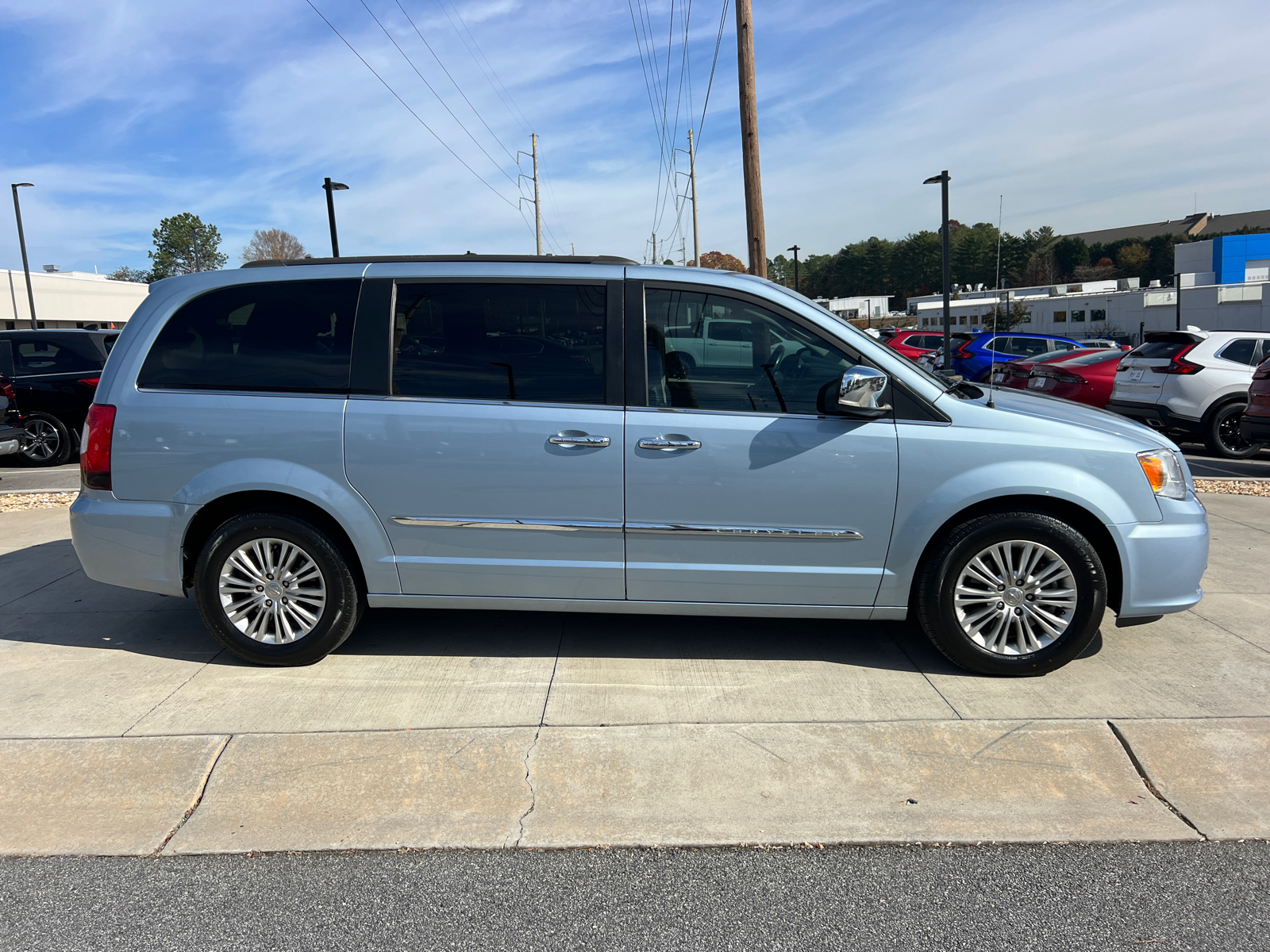 2016 Chrysler Town & Country Touring-L Anniversary Edition 8