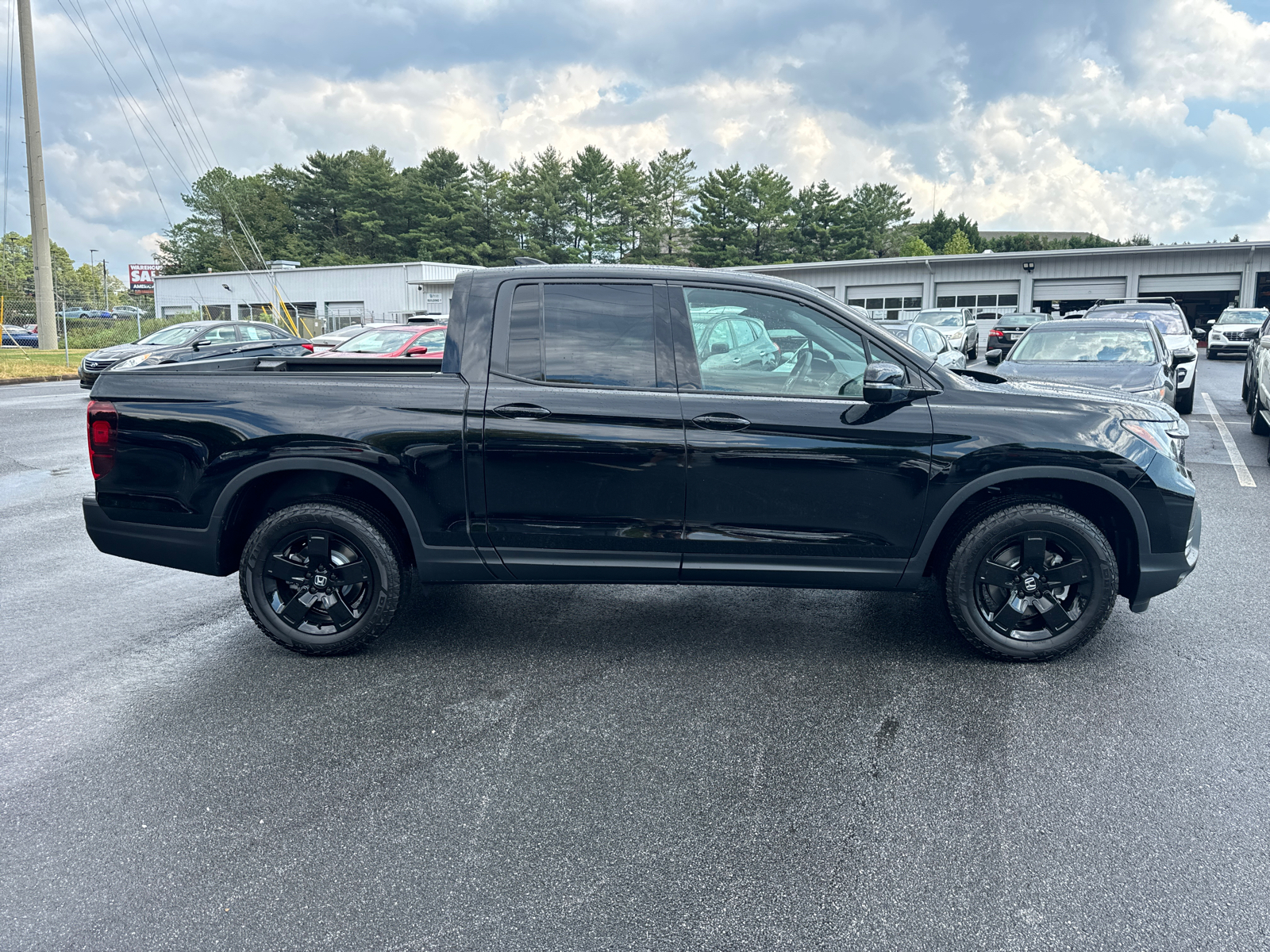 2025 Honda Ridgeline Black Edition 8