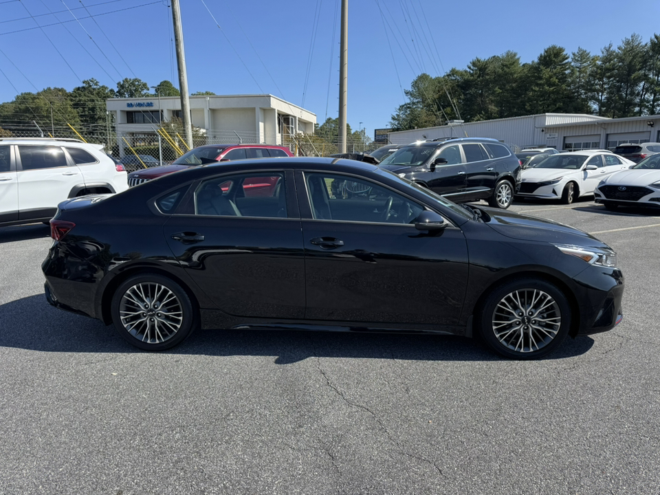 2022 Kia Forte  8