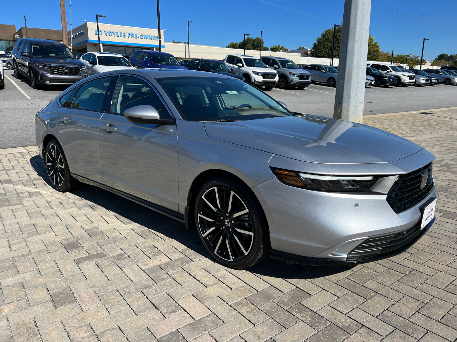 2024 Honda Accord Hybrid Touring 1