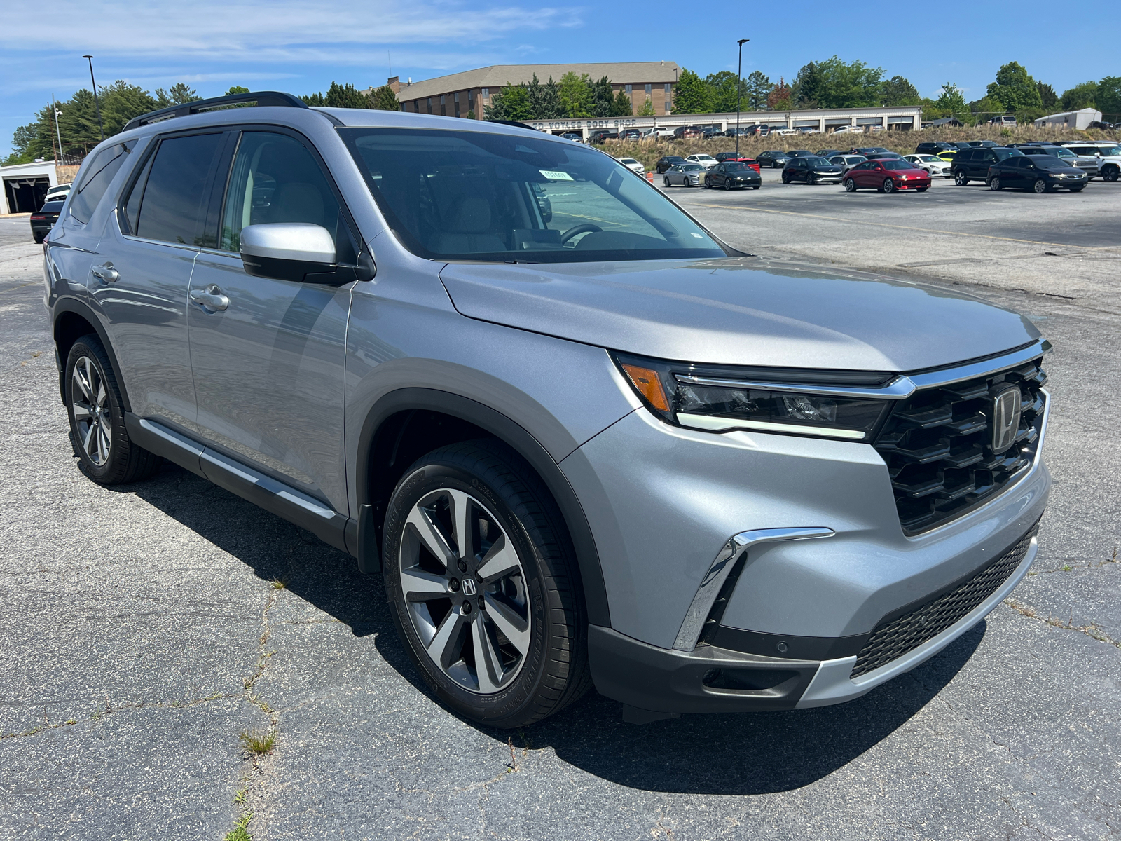 2025 Honda Pilot Touring 1