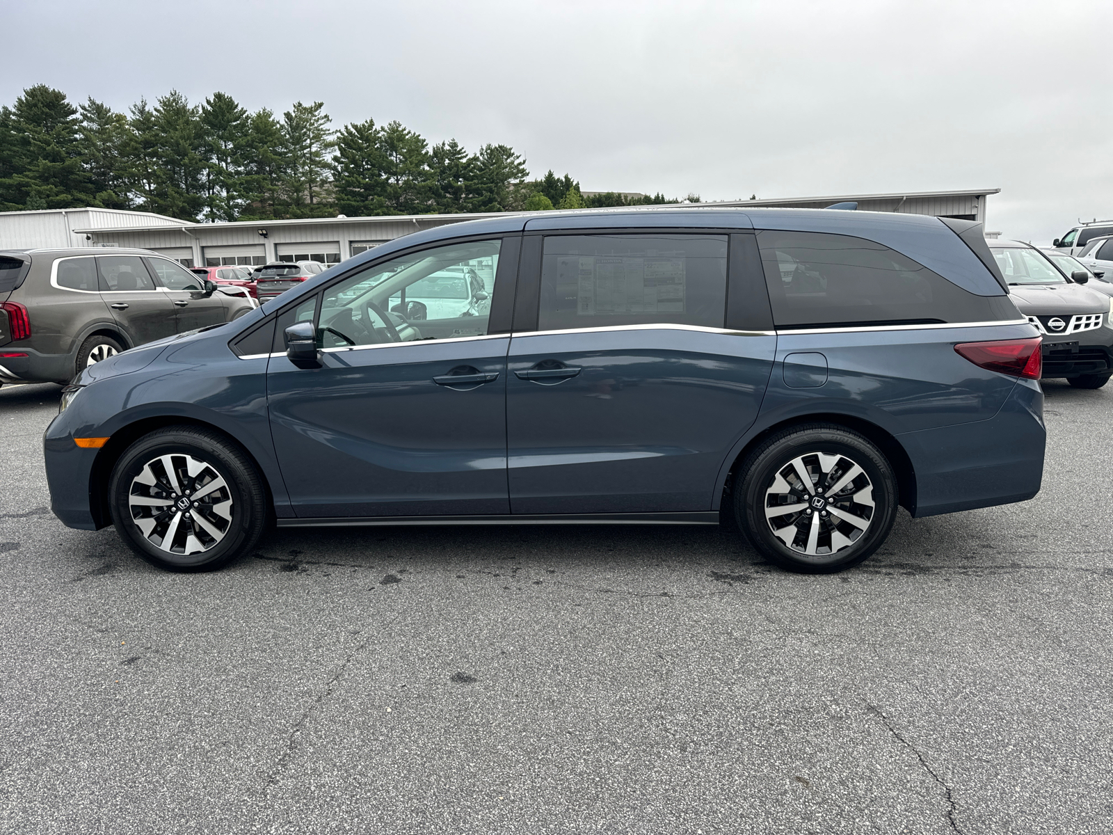 2025 Honda Odyssey EX-L 4