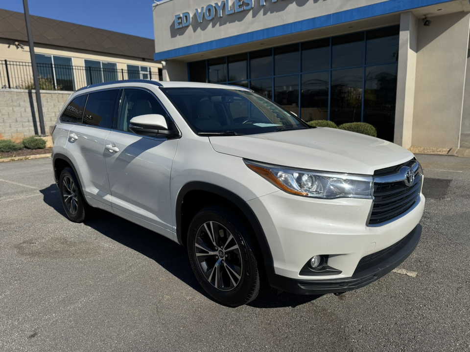 2016 Toyota Highlander XLE 1