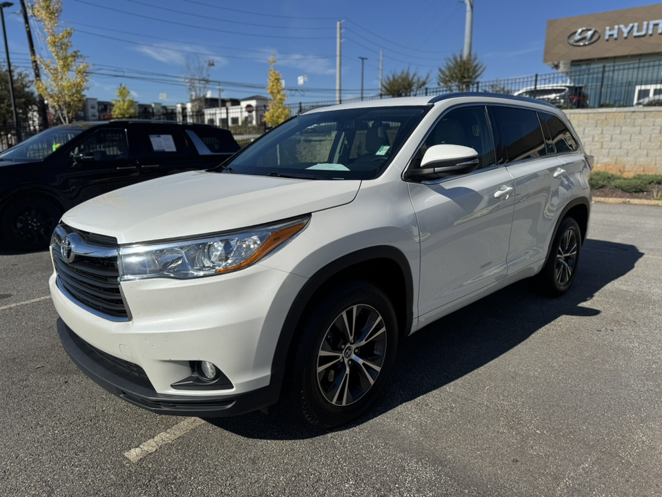 2016 Toyota Highlander XLE 3