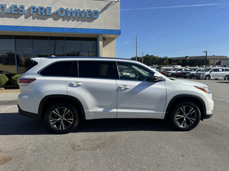 2016 Toyota Highlander XLE 8