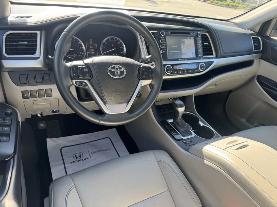 2016 Toyota Highlander XLE 14